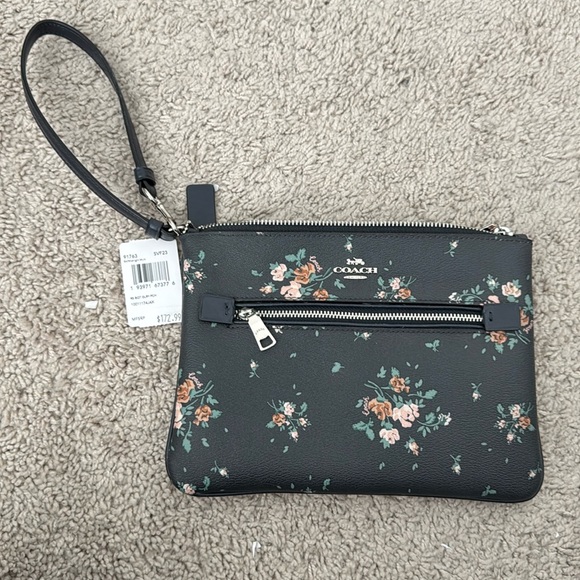 Brand New Coach Floral Zip Pouch Wristlet - Picture 1 of 3
